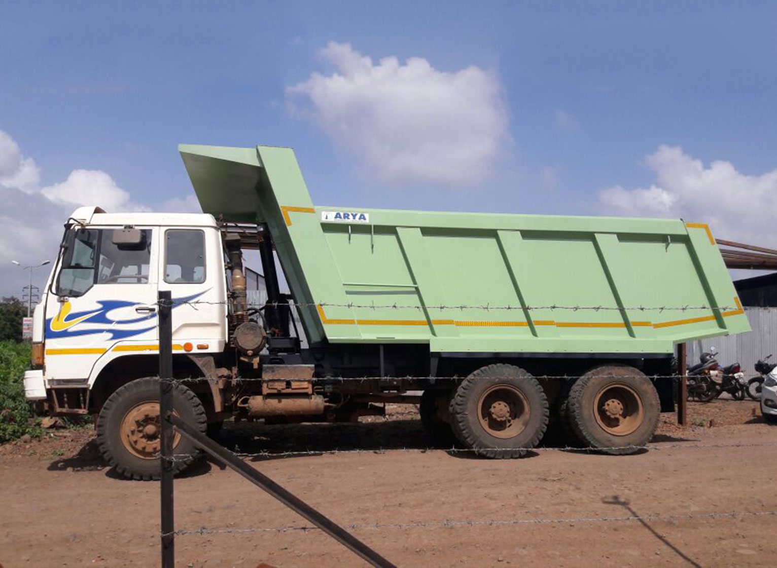 AMW2518_14cubic_Rockbody