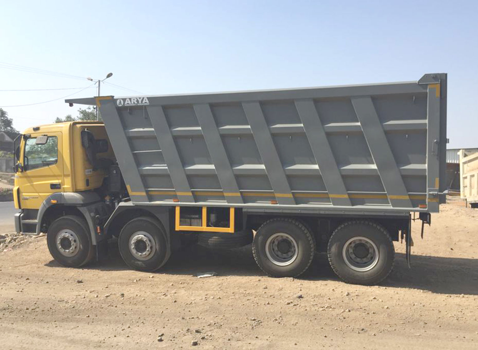 Bharat-Benz3123_28cubic_Boxbody