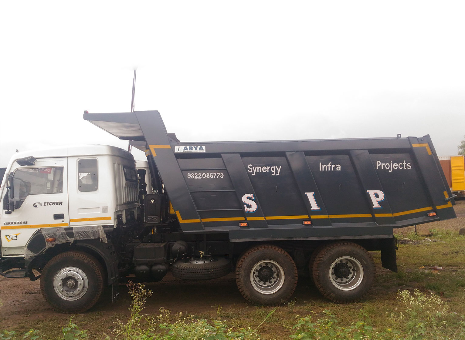 Eicher-terra25_16cubic_Rockbody