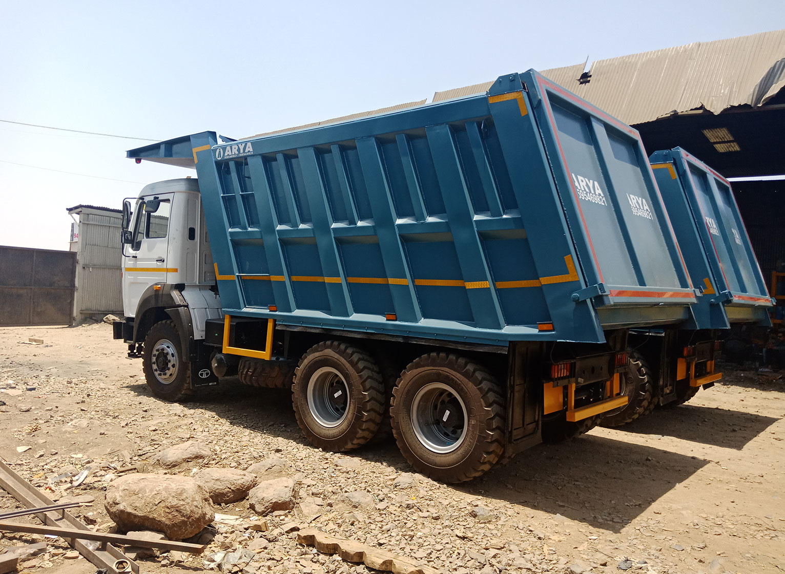 TATA-2523_18cubic_Rockbody