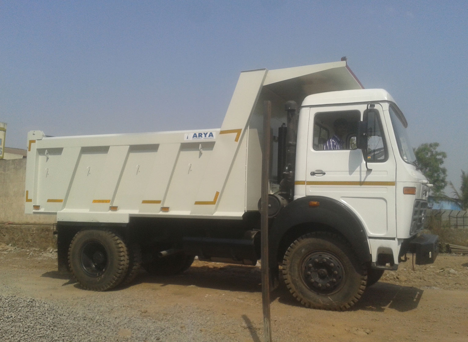 Tata-LPK1613_10cubic